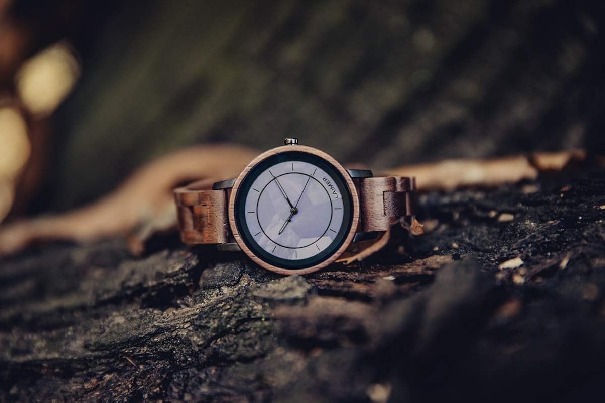 LAiMER orologio al quarzo - orologio da polso in legno per donna - analogico, quadrante di madreperla, lancette luminescente - Ø 36mm - Imballaggio in legno - Zero Waste