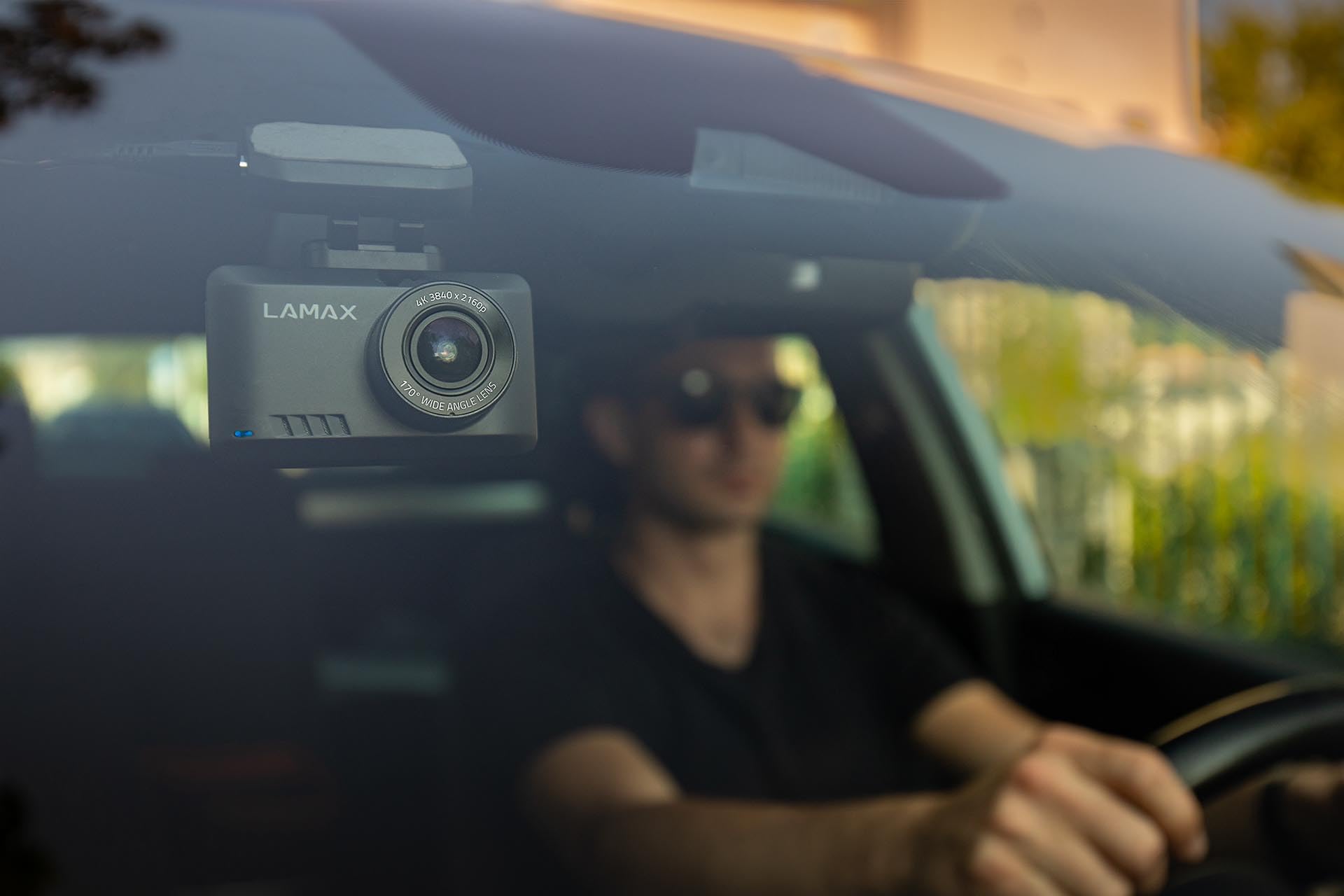 LAMAX Cámara de salpicadero T10 Real 4K con GPS, cámara de velocidad Allerts (50 países), WiFi + aplicación móvil, gran angular de 170°, soporte magnético, pantalla de 2.44 pulgadas, Full HD 60 FPS,