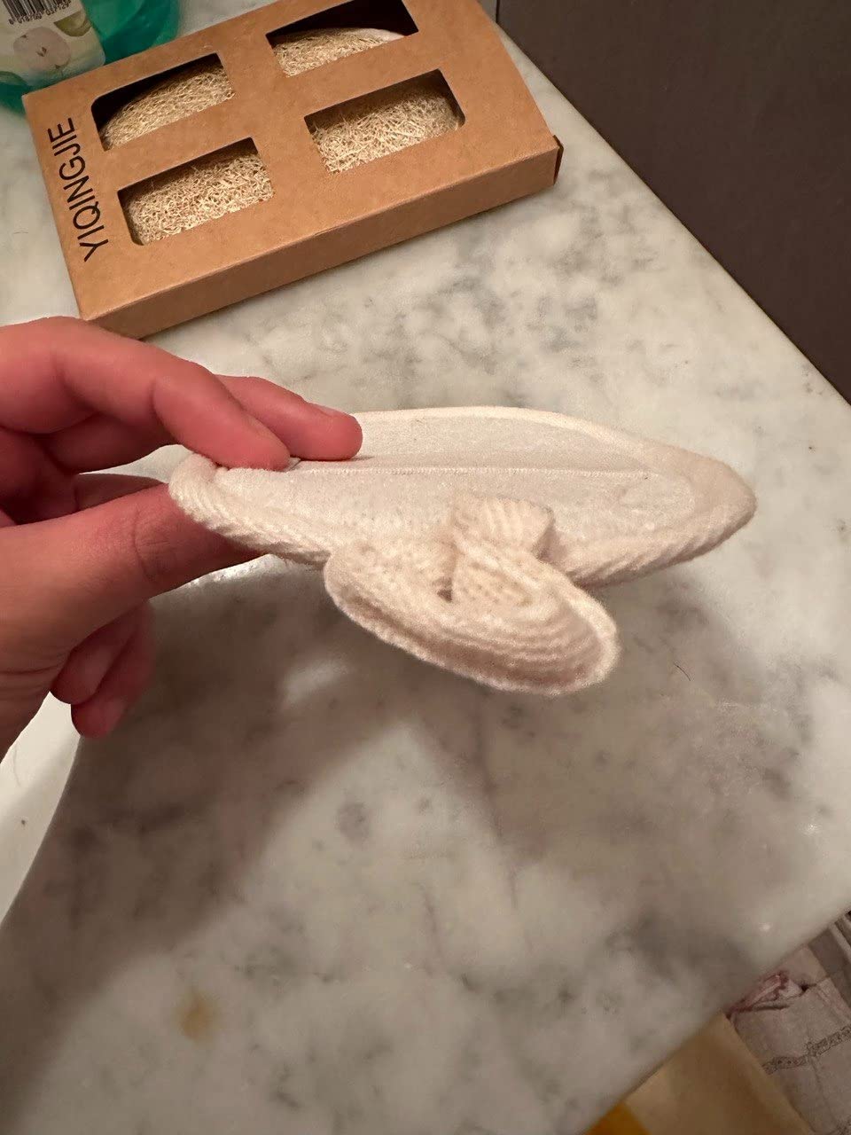 YIQINGJIE Natural Shower Loofah Sponge Exfoliating Body Scrubber，Natural Organic Beauty Exfoliating Loofah for Men and Women, Suitable for Cleansing Face Scrubber and Body Bath,Large Black(2 Pack)