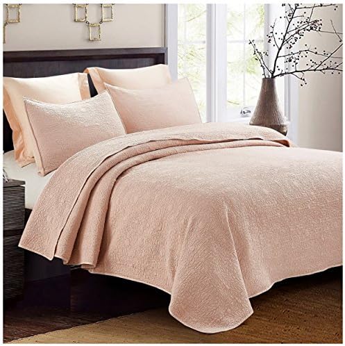 Embossed Medallion Quilt Set