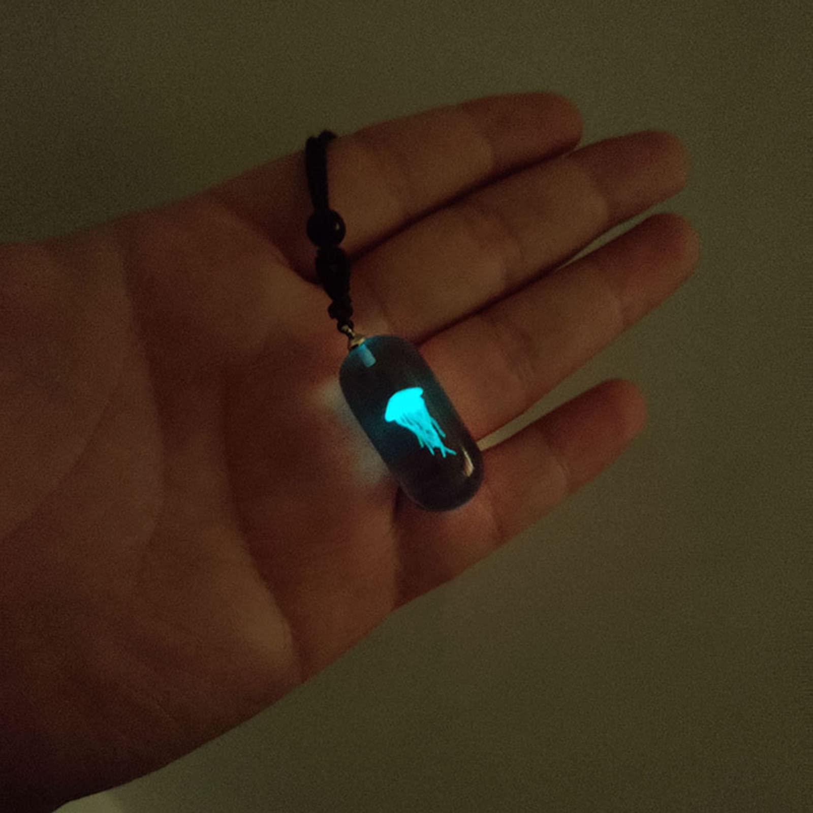 Luna tra fiori e colori - SI ILLUMINA AL BUIO! | Collana in resina