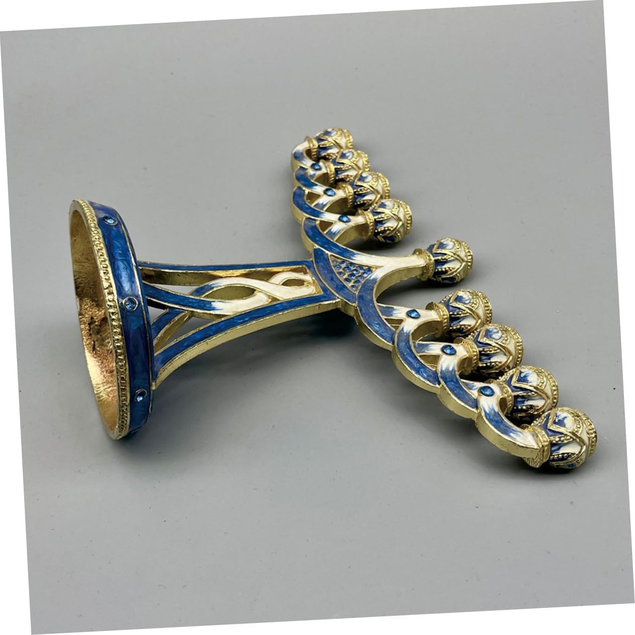 Vintage Hanukkah Candle Holder Menorah Pentacle Design Candlestick for Jewish Festival Decor Elegant Enamel Finish Religious Ceremony Centerpiece for Home and Party