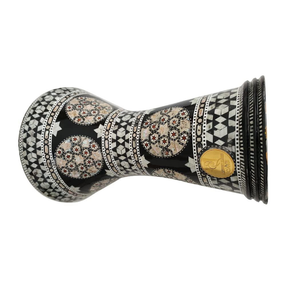 Darbuka derbaki égyptien professionnel fait à la main dans les ateliers d'instruments de musique en Egypte Gawharet le Fan
