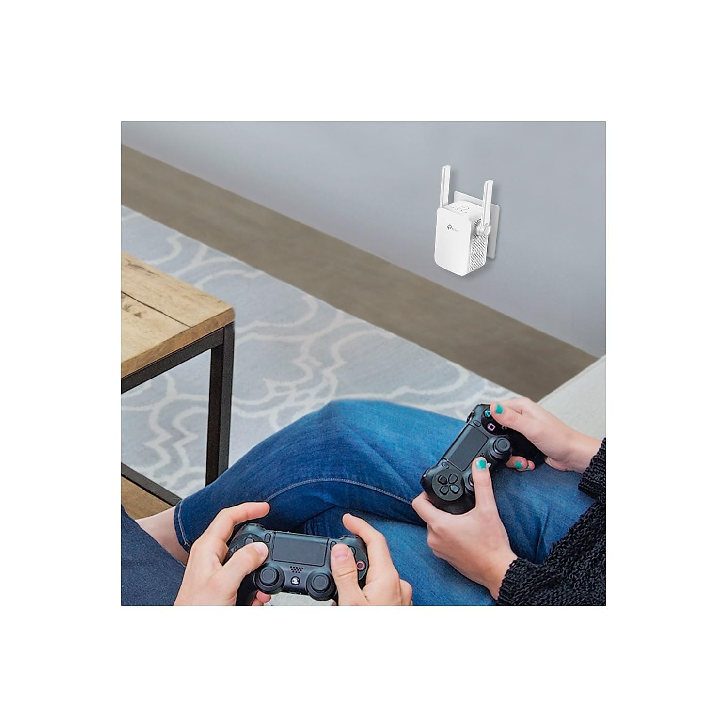 TP-Link RE210 Range Extender Wi-Fi AC750, Dual Band Fino a 750 Mbps, 433 Mbps a 5 Ghz e 300 Mbps A 2.4 Ghz, 1 Porta Gigabit Ethernet, Design a Parete