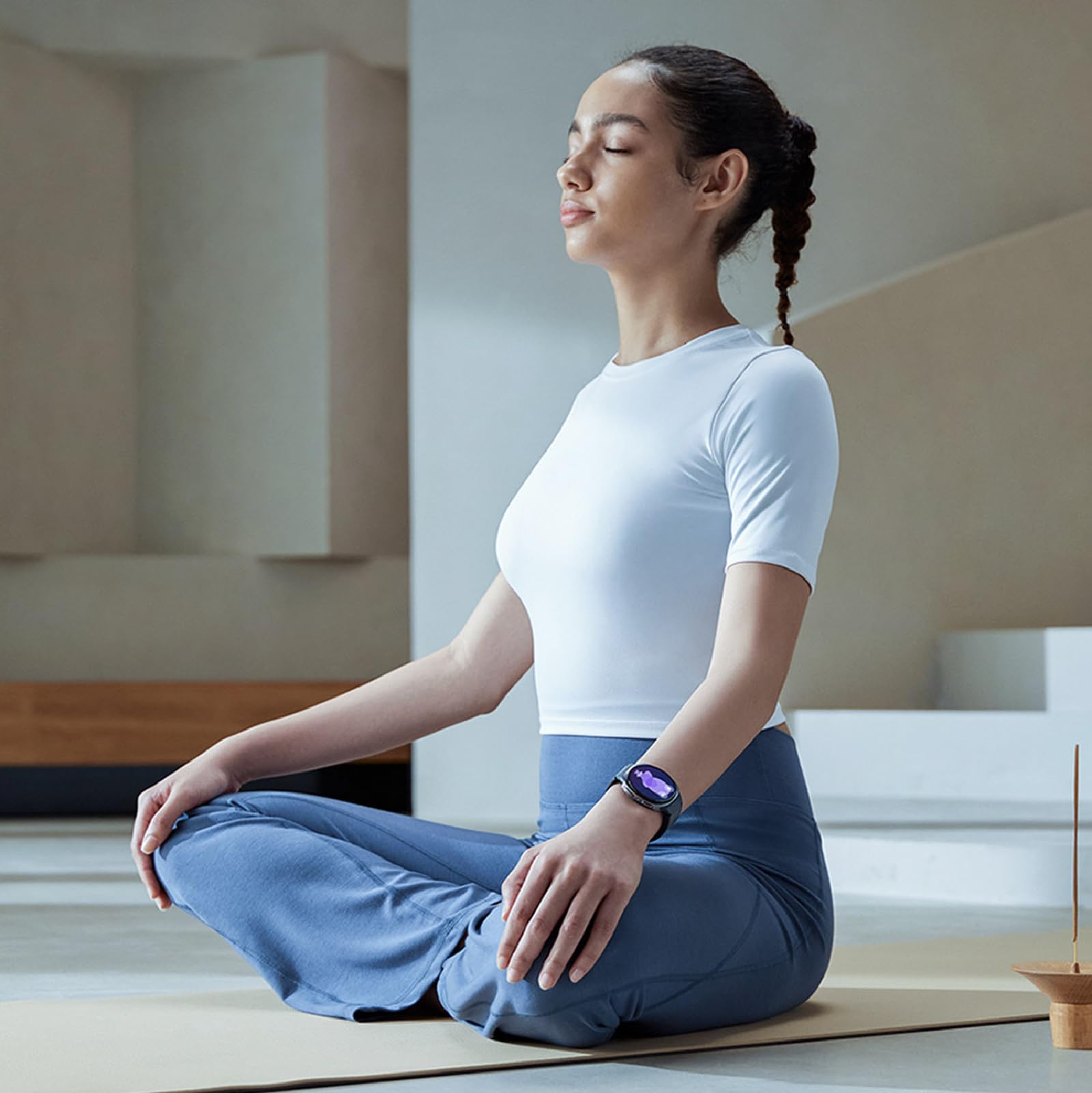 Samsung Galaxy Watch 8 (2025) 40mm LTE Smartwatch, Cushion Design, Fitness Tracker, Sleep Coaching, Running Coach, Energy Score, Heart Rate Tracking, Silver [US Version] (Renewed)