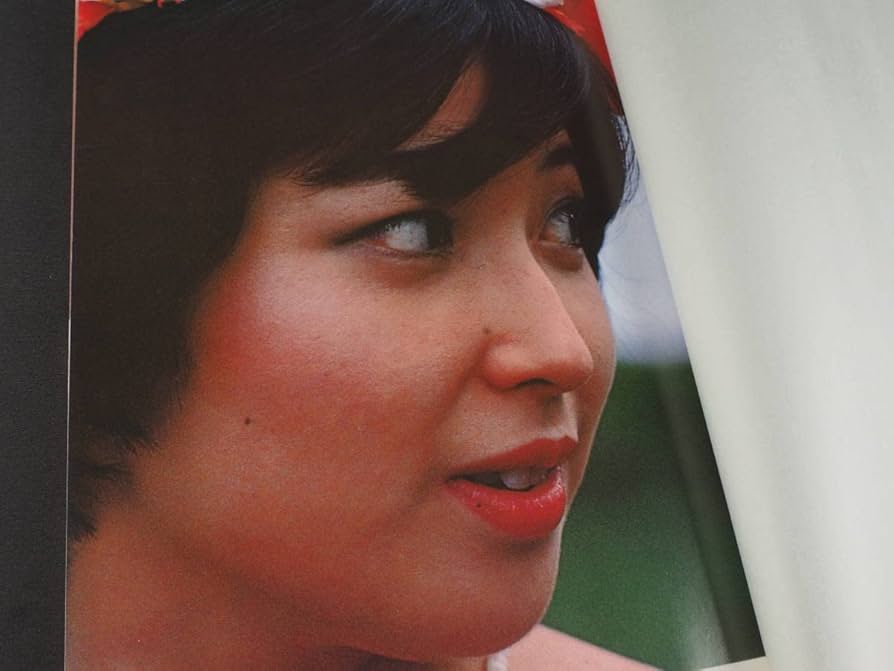 竹下景子写真集 初版　水中花；竹下景子フォト＆エッセイ集 Amazon.co.jp: ※写真集 竹下景子 水中花 フォト＆エッセイ集