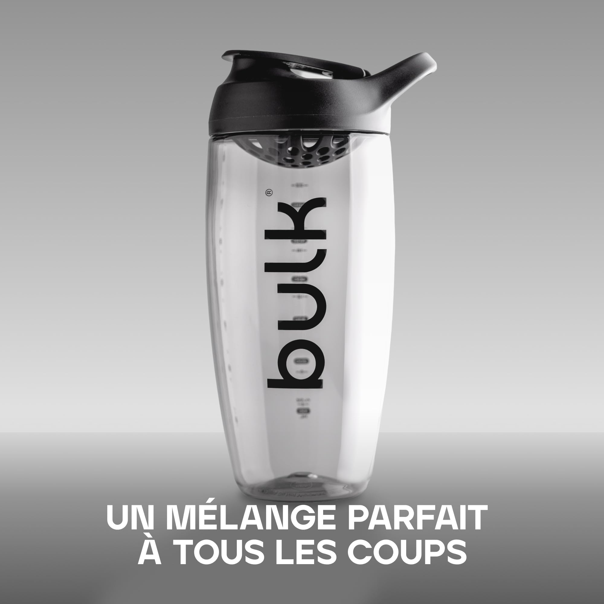 Visiter la boutique Bulk Bulk x Promixx Pursuit Ecozen Shaker | Black | 700ml | Eco Friendly & Shock Resistant | Waterproof Lid | Snap-Fit Stirrer for Smooth Shakes | Daily Use in use