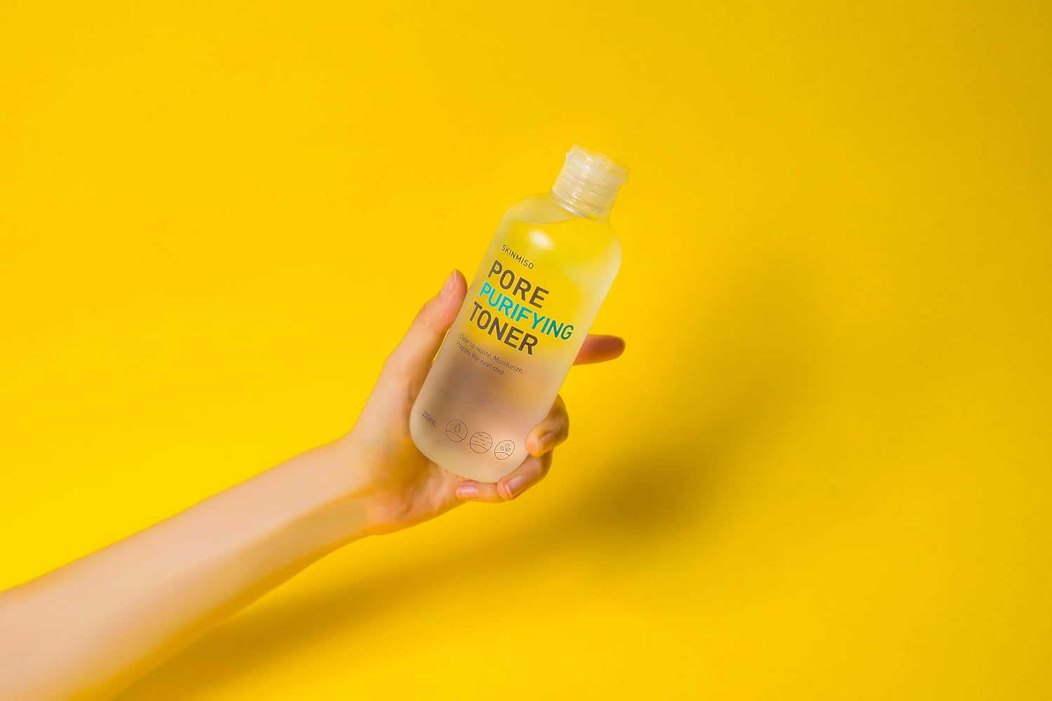 SKINMISO Pore Purifying Toner 8.4 fl oz/ 250ml with Licorice, Chives, and Marine Extracts for pH-Balancing and Deep Pore Cleansing