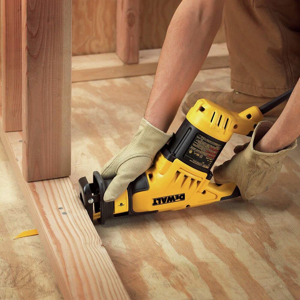 DeWalt dwe357 12-amp compacto para sierra de sable (bimetálicas
