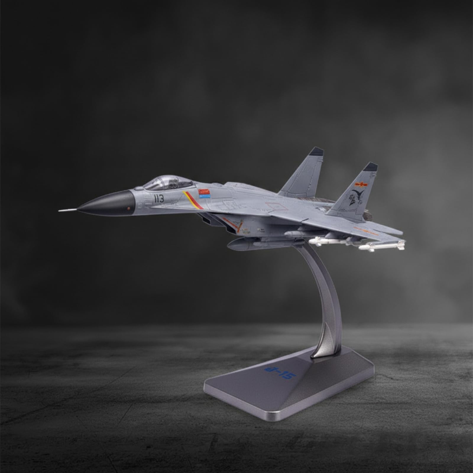 Avión Militar Metálico