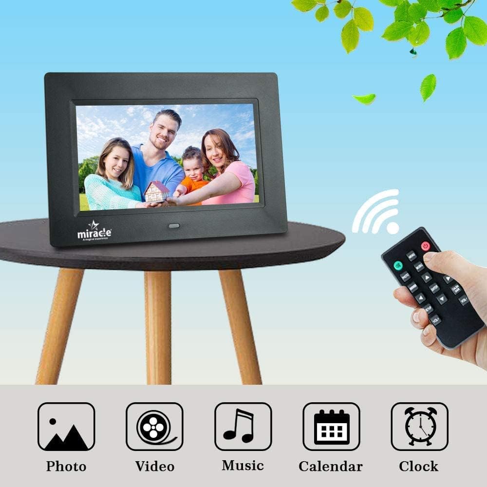 Miracle Digital Photo Frame displaying a couple, with '7'' IPS' and '8GB' labels highlighting key features.