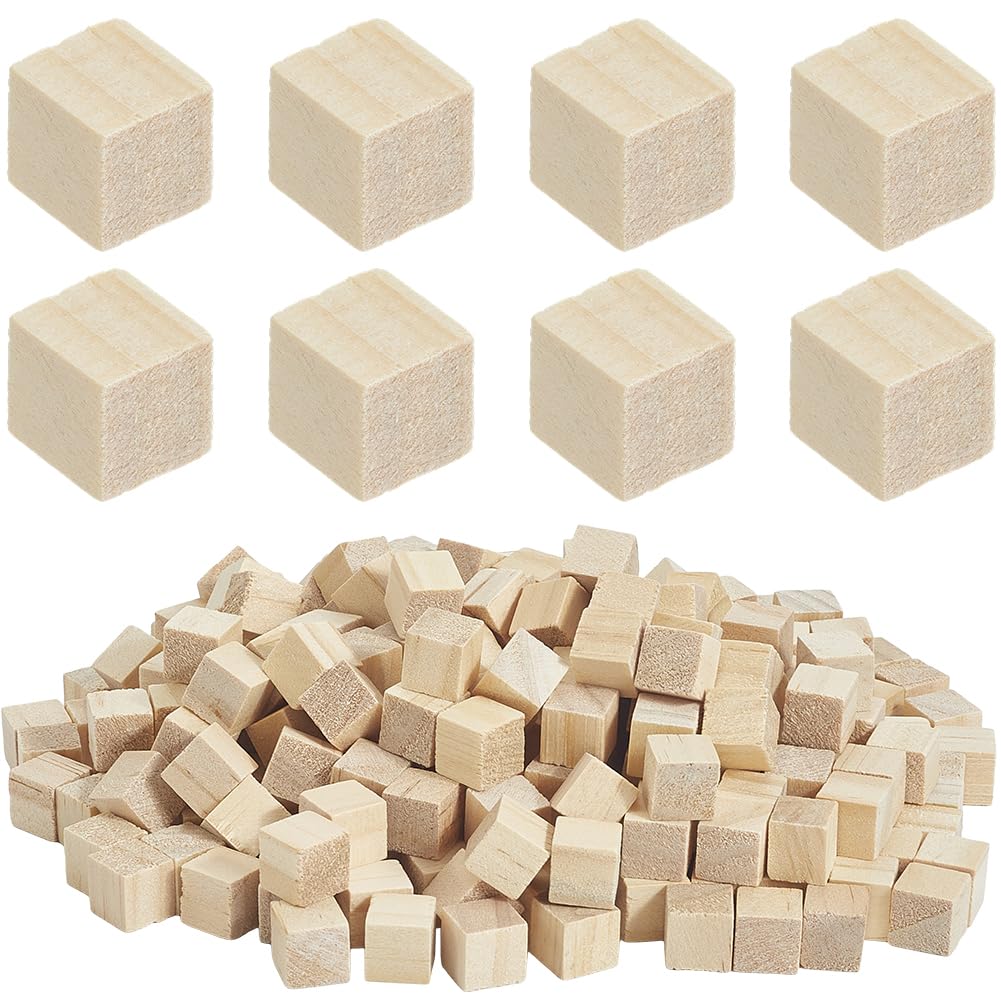 Cubes en bois non finis pour en finir avec les blocs en plastique lisses et glissants