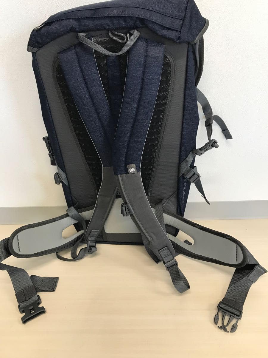 MAMMUT ザック　ネオンクラッグ　28L Amazon.co.jp: マムート バックパック ネオンクラッグ 28L