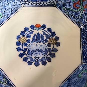 【柿右衛門】赤絵の伝統　人間国宝　十三代酒井田柿右衛門作　地紋割龍鳳凰文　八角鉢 Amazon.co.jp: 柿右衛門赤絵の伝統 銘窯 人間国宝 十三代柿右衛門作