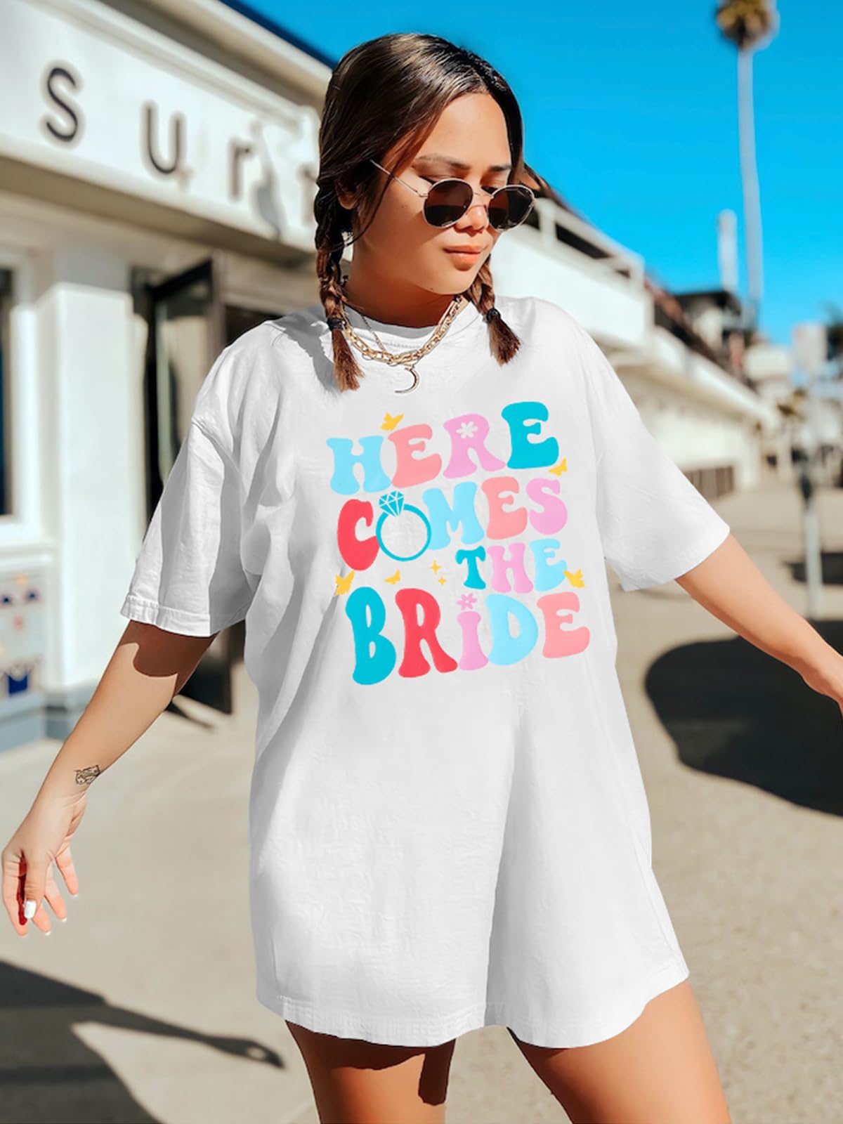 Camiseta de despedida de soltera para mujer, camiseta de novia con texto en inglés "Here Comes Girl", camiseta de fiesta, camisa de novia, camisa informal de manga corta de gran tamaño