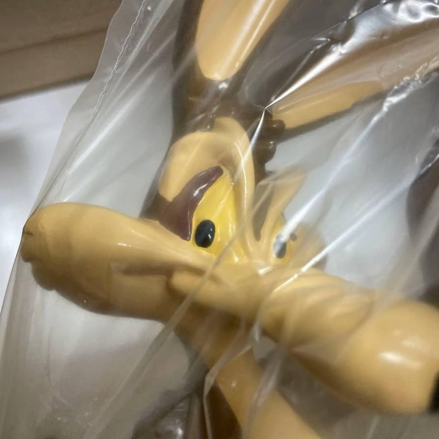 【訳あり】ワイリーコヨーテ　特大フィギュア Amazon.co.jp: ルーニーテューンズ ワイリー コヨーテ