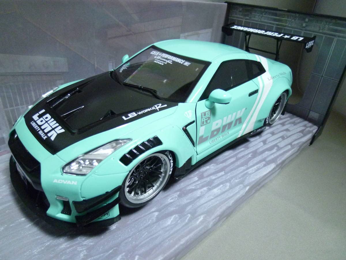 Amazon | ソリド 1/18 日産 GT-R R35 グリーン LB WORKS SOLIDO