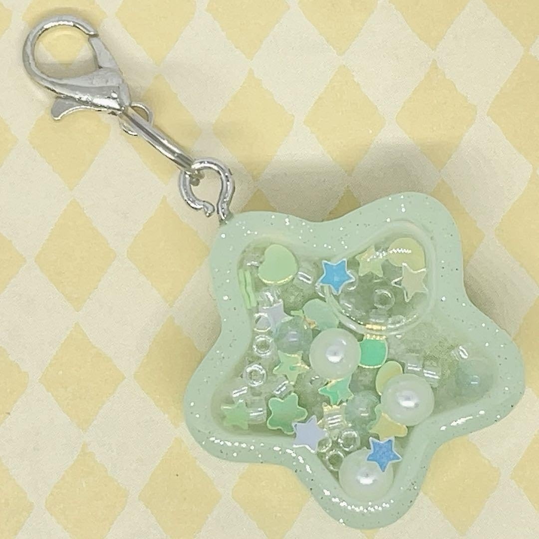 Amazon.co.jp: NO7 レジン 星 シェイカーキーホルダー チャーム