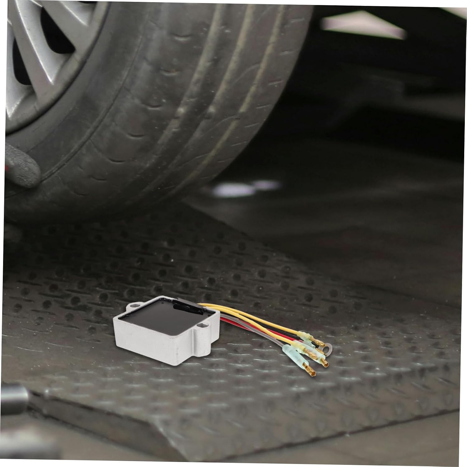 Gatuida Voltage Regulator Wire Vehicle Generators Auto Voltage Regulator Materials Compact Design for Easy Installation Operation