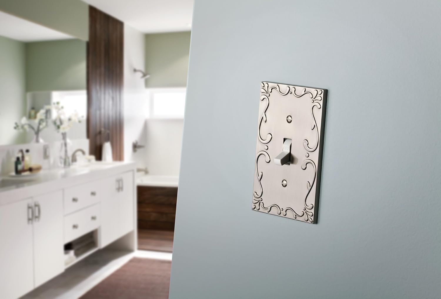 Franklin Brass Classic Lace (1-Pack) Decorative Light Switch Cover Brushed Nickel 1-Gang Wall Plate Switch/Toggle Plate Guards Electrical Outlet Covers W35070-SN-C