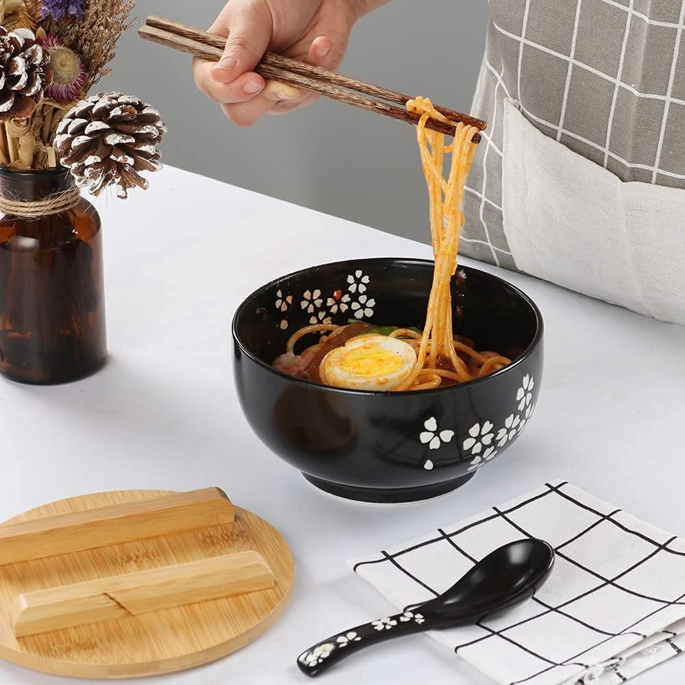 Japanese Ramen Bowls Japanese Rice Bowl (Contains Chopsticks and Spoons) Ceramic Ramen Bowl Hand Drawn Rice Bowl Retro Tableware Noodle Bowl 6.5 inch (US-DGW-Set)