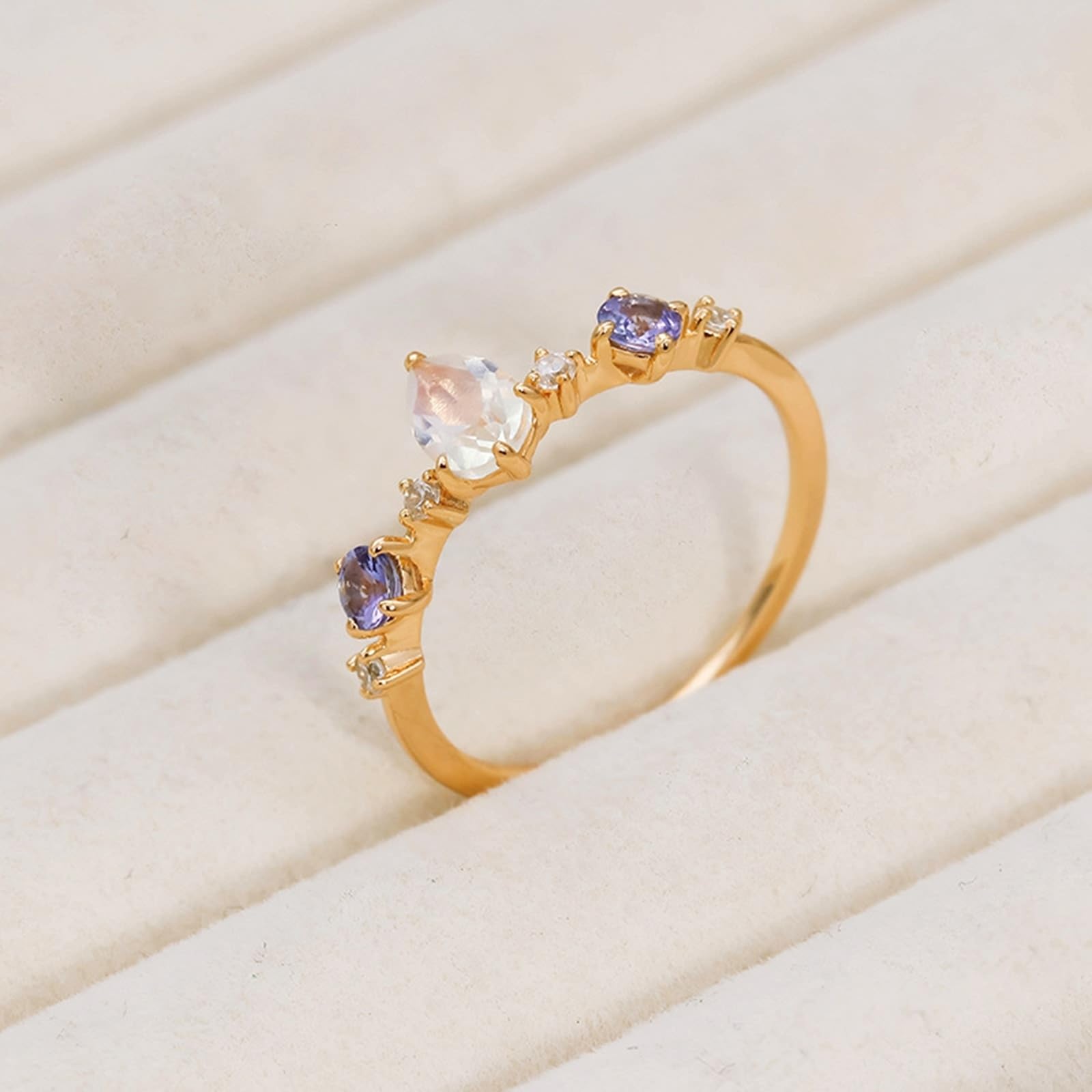 Anelli per partner in oro giallo 9 K/14 K/18 K con pietra di luna a 4 griffe