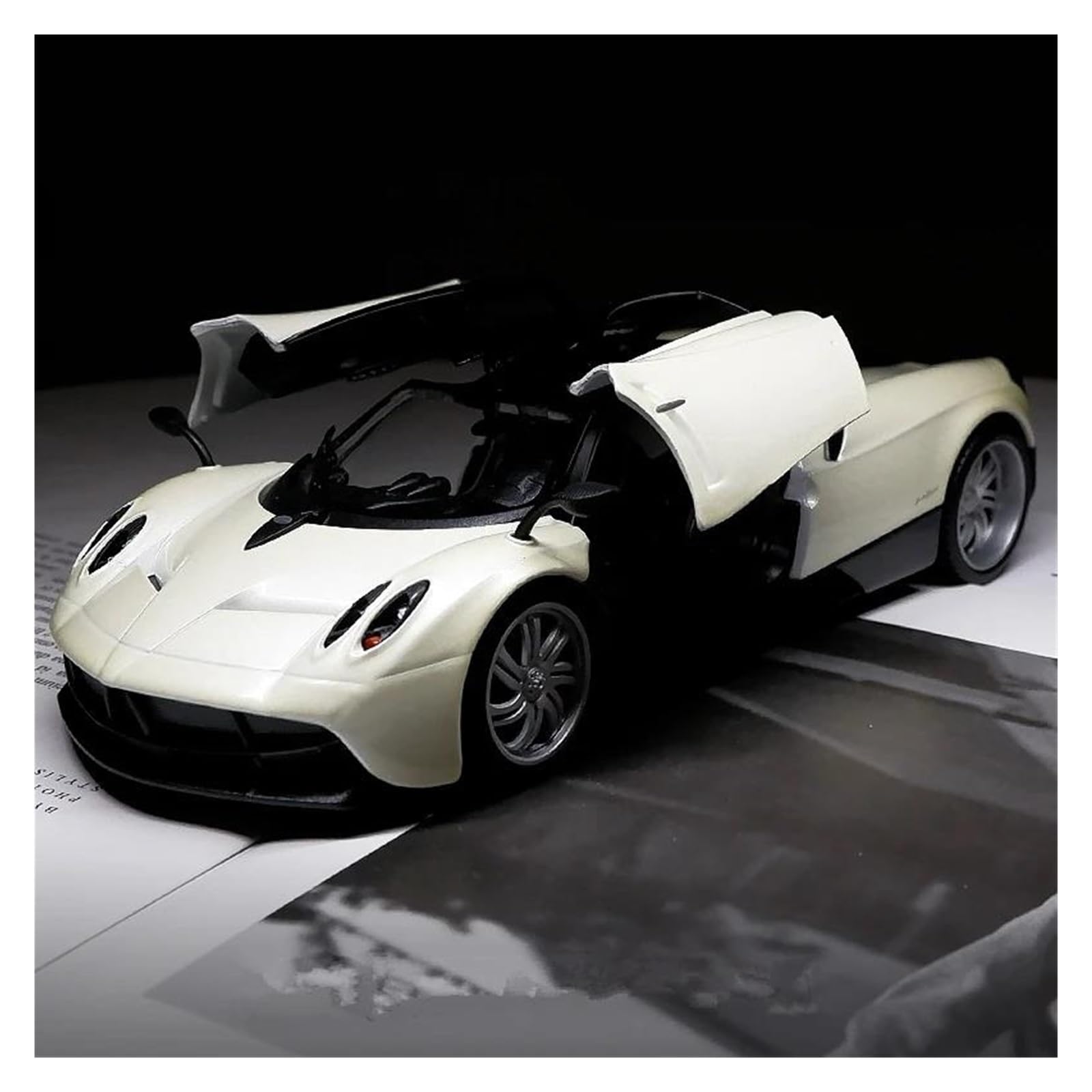 Amazon.co.jp: Display Cars 1:24 パガーニ ウアイラ 合金スポーツカー
