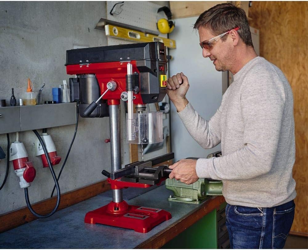 Einhell Säulenbohrmaschine TE-BD 550 E (550 Watt, stufen-/werkzeuglose Drehzahlregulierung, LCD Anzeige, Qualitäts-Schnellspannbohrfutter, Einstellbarer Tiefenanschlag)