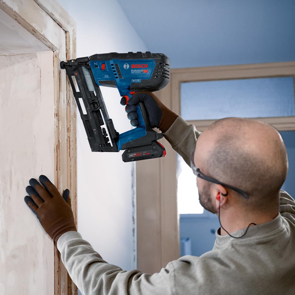 Bosch Professional 18V System accuhouttacker GNH 18V-64-2 M (enkelschots/contactactiveringsmodus, geschikt voor spijkers: 32-64 mm, 16 ga (1,6 mm) en collatiehoek van 20°, zonder accu's en oplader