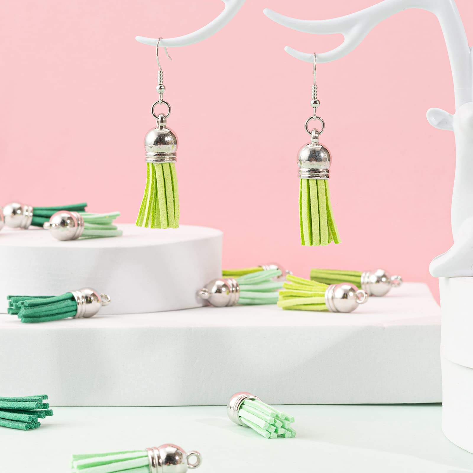 BEEFLYING 60pcs Verde Finta Pelle Scamosciata Nappa Decorazioni Ciondolo Mini ciondoli retrò per bracciali Fai da Te collane Orecchini Portachiavi creazione di Gioielli Accessori Artigianali