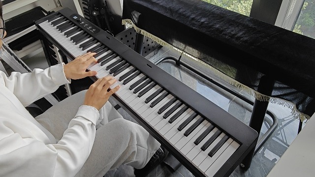 【価格交渉歓迎】Finger Dance 折りたたみピアノ Amazon | 電子ピアノ 61鍵盤 折り畳み 初心者 練習用 軽量 手持ち