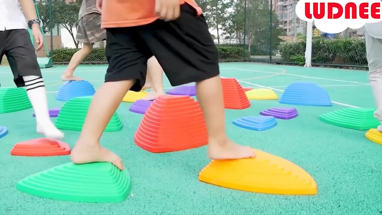 Amazon | LUDNEE バランスストーン マルチカラー 飛び石 滑り止め付き