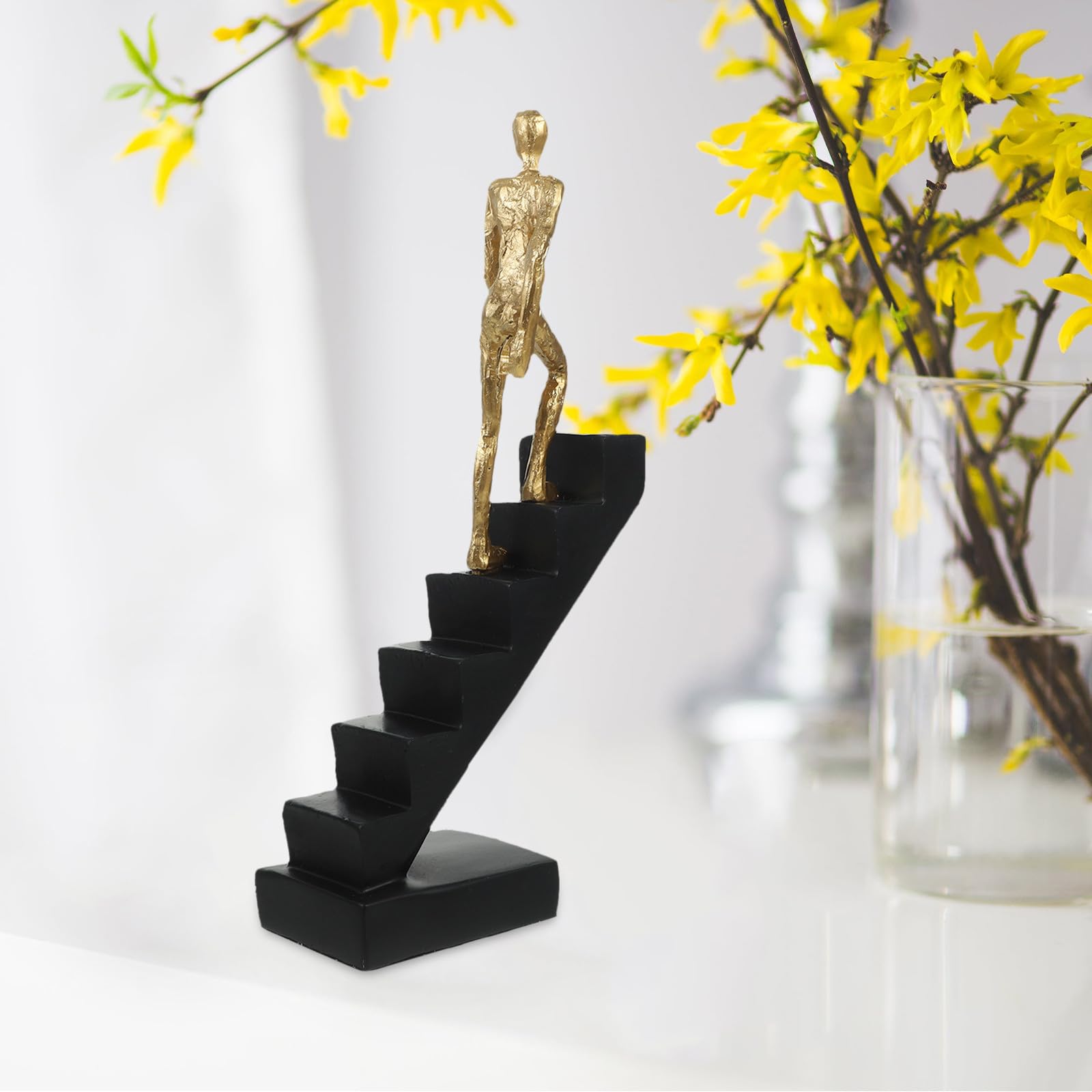 SHINEOFI Scultura Astratta in Resina Decorativa Figura Uomo su Scala, Statuetta Creativa per Scaffali e Arredamento Casa Moderno, Design Artistico e Distintivo