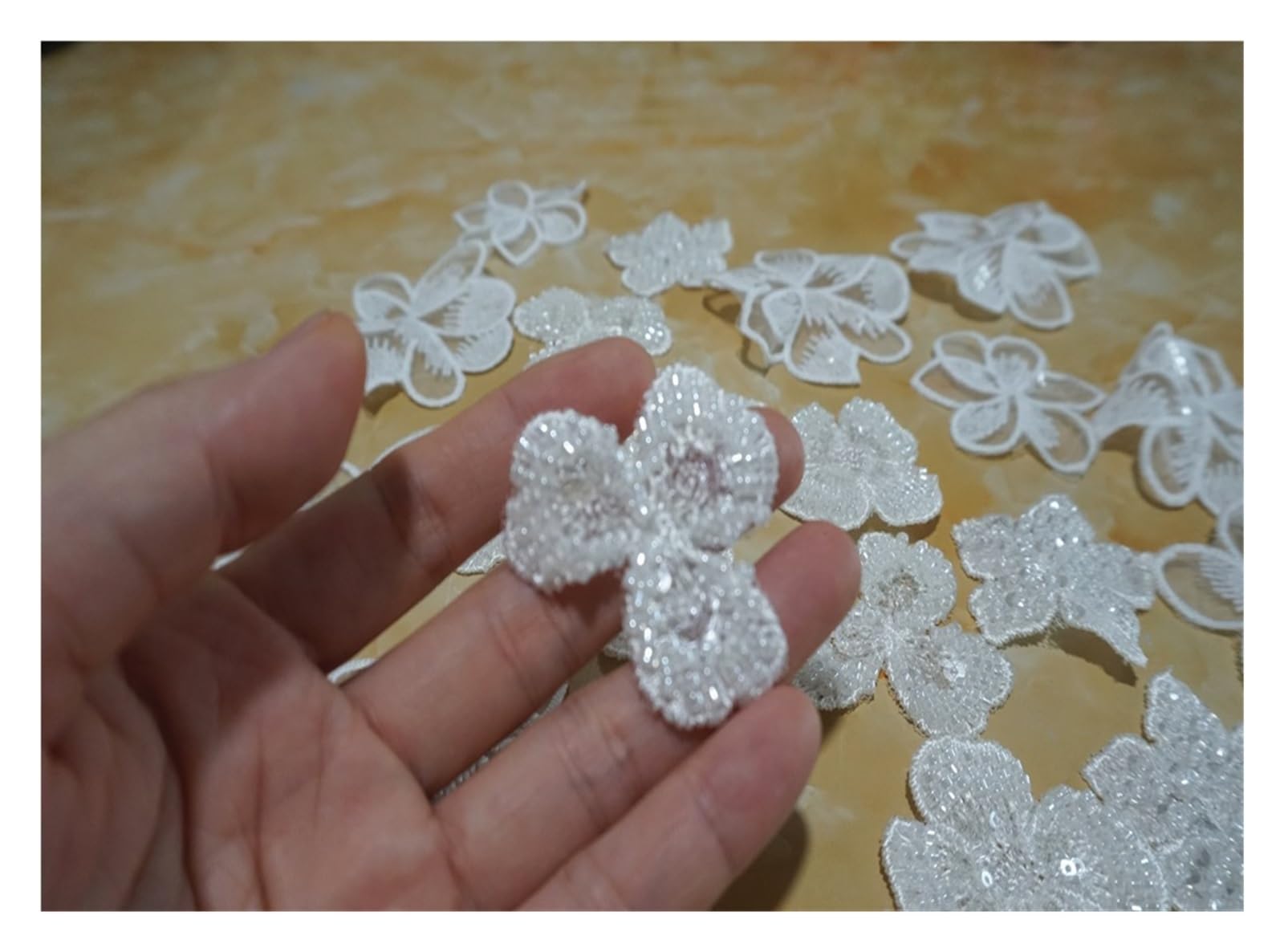 Flicken Zum AufbüGeln 30 Stück Organza-Stickerei, elfenbeinfarben, applizierte Schleier-Spitze, Blumen-Patches mit Perlen, Perlenstickerei, Spitze for Nähen auf dem Kleid für Hüte