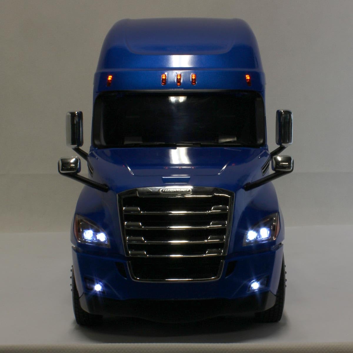 Amazon | DIECAST MASTERS R/Cｶｰ ﾌﾚｲﾄﾗｲﾅｰ ｶｽｶﾃﾞｨｱ ﾄﾗｯｸ ﾊｲﾙｰﾌ寝台付