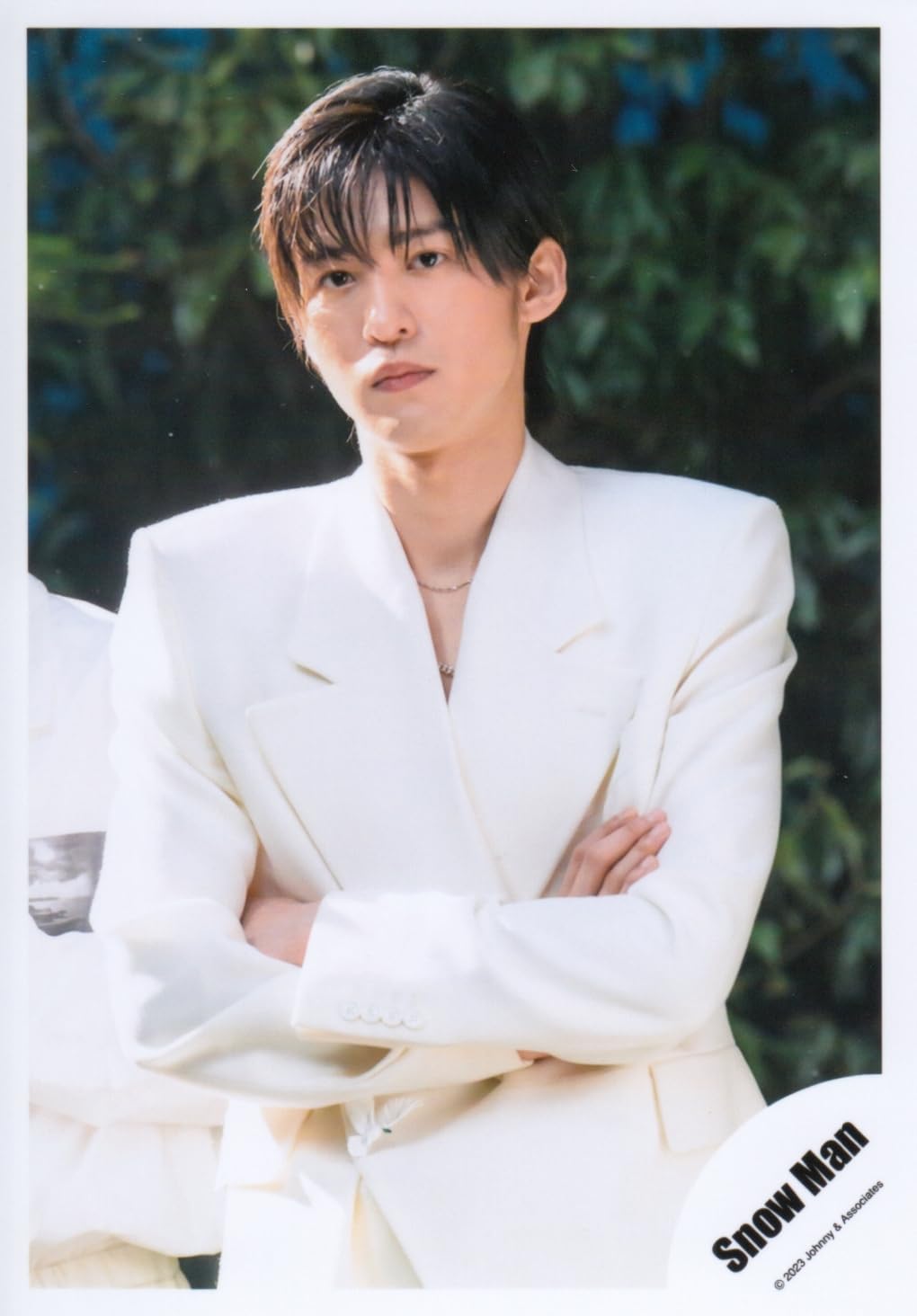 Amazon.co.jp: Snow Man 公式 生 写真（目黒蓮）SM02594 : おもちゃ