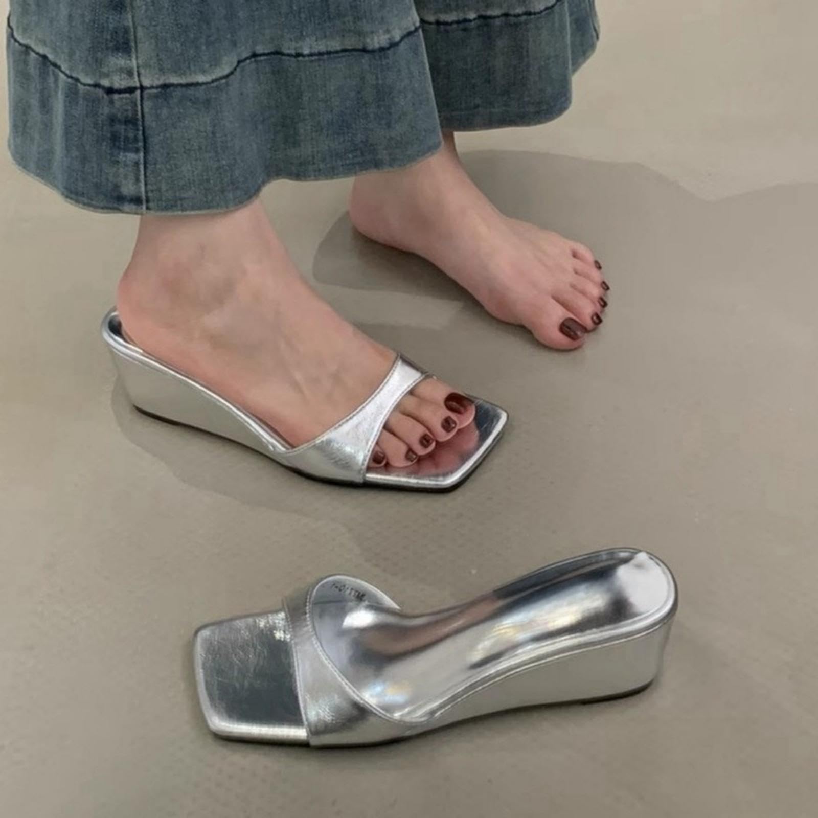 JJDFW damskie sandały z kwadratowymi palcami, szeroki pasek, sandały z płaskim obcasem PU dla kobiet, 3-5 cm, niski obcas klinowy, otwarte palce, buty na co dzień na wiosnę i lato