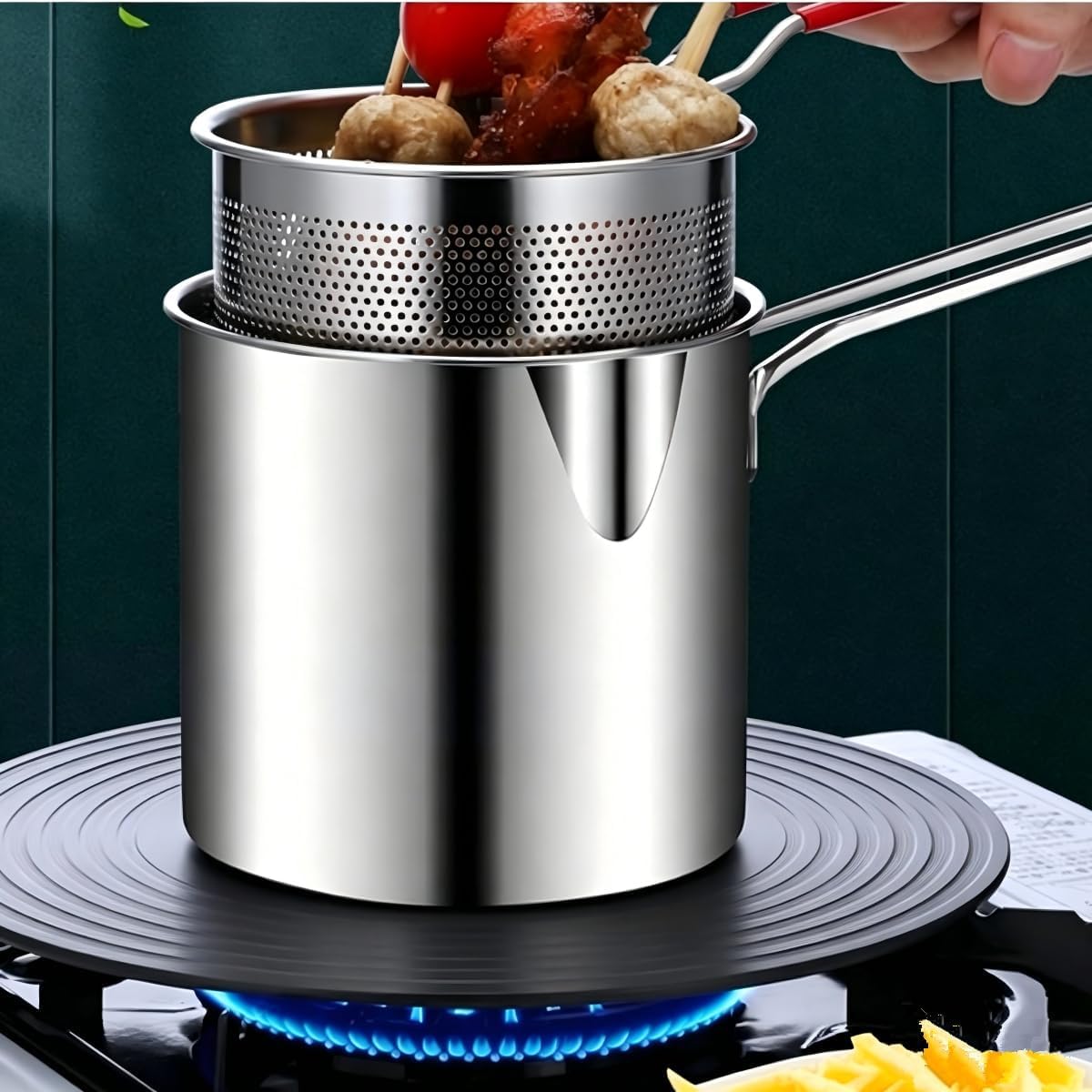 Friggitrice in Acciaio Inox con Cestello - Perfetta per Ali di Pollo Croccanti, Frutti di Mare, Patatine Fritte E Snack - Design Compatto per Piano Cottura, Ideale per Cucinare A Casa.