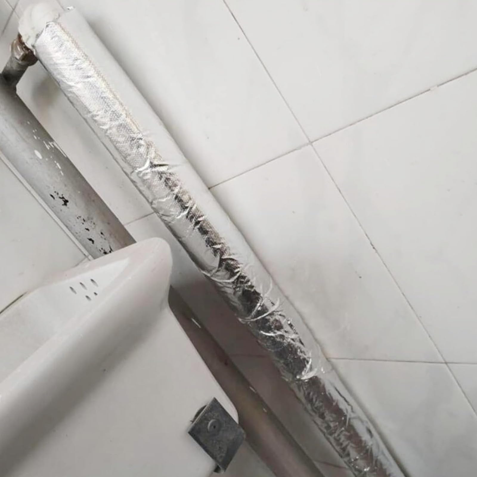 Tubo Isolante Antigelo per Esterni Condizionatore, Tubi in Schiuma Isolante per Rame Tubo, Guaina di Isolamento Foglio di Alluminio Antigelo Flessibile per Tubature dell'Acqua ID 22-120 mm(ID 27mm （1-