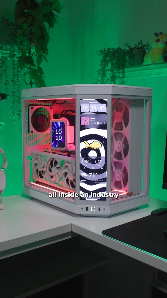 Image of Hyte Y70 Touch Infinite Display Upgrade Screen Kit for PC Case - 14.9 inch IPS Display - 2.5K Resolution - 60Hz - 10-Point Touch - Strawberry Milk (Pink)