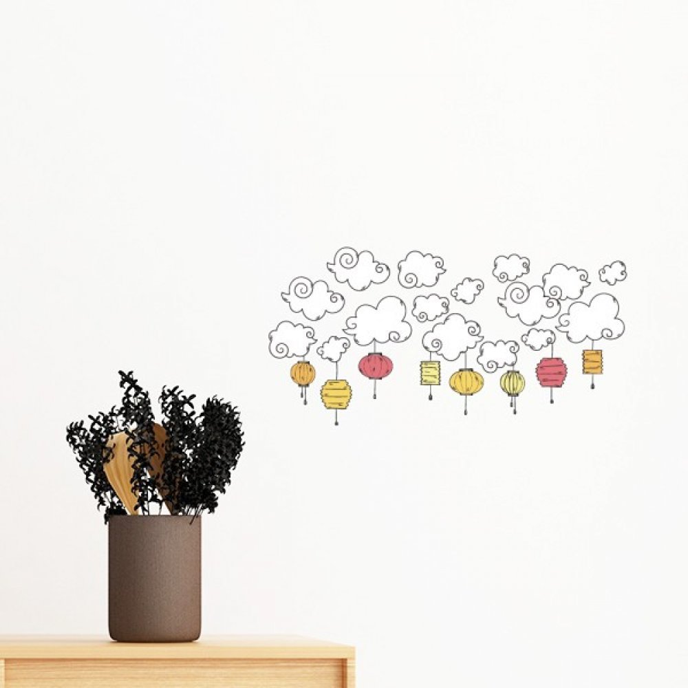 Sticker mural nuage coloré lanterne pour relooker un mur blanc