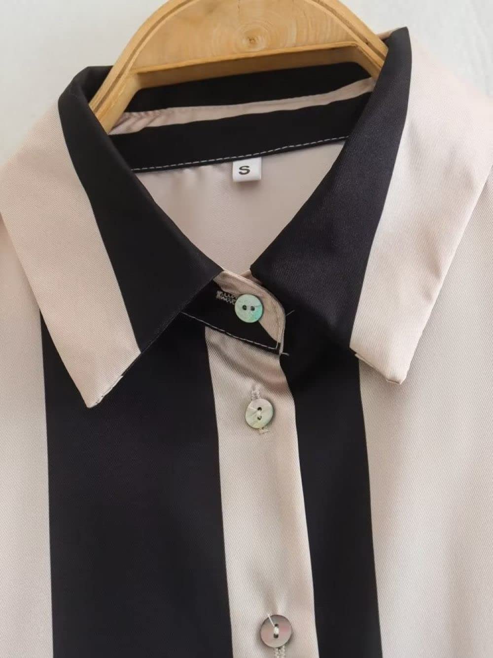 Elegantes Lässiges Langarm-Top,Damen Satin Bluse Hemd Rot Streifen Langarm Vintage Mode Seidenhemden Business Hemd Mit Knopf Sexy Party Tops Lässige Arbeit Büro Bluse Für Mädchen Damen