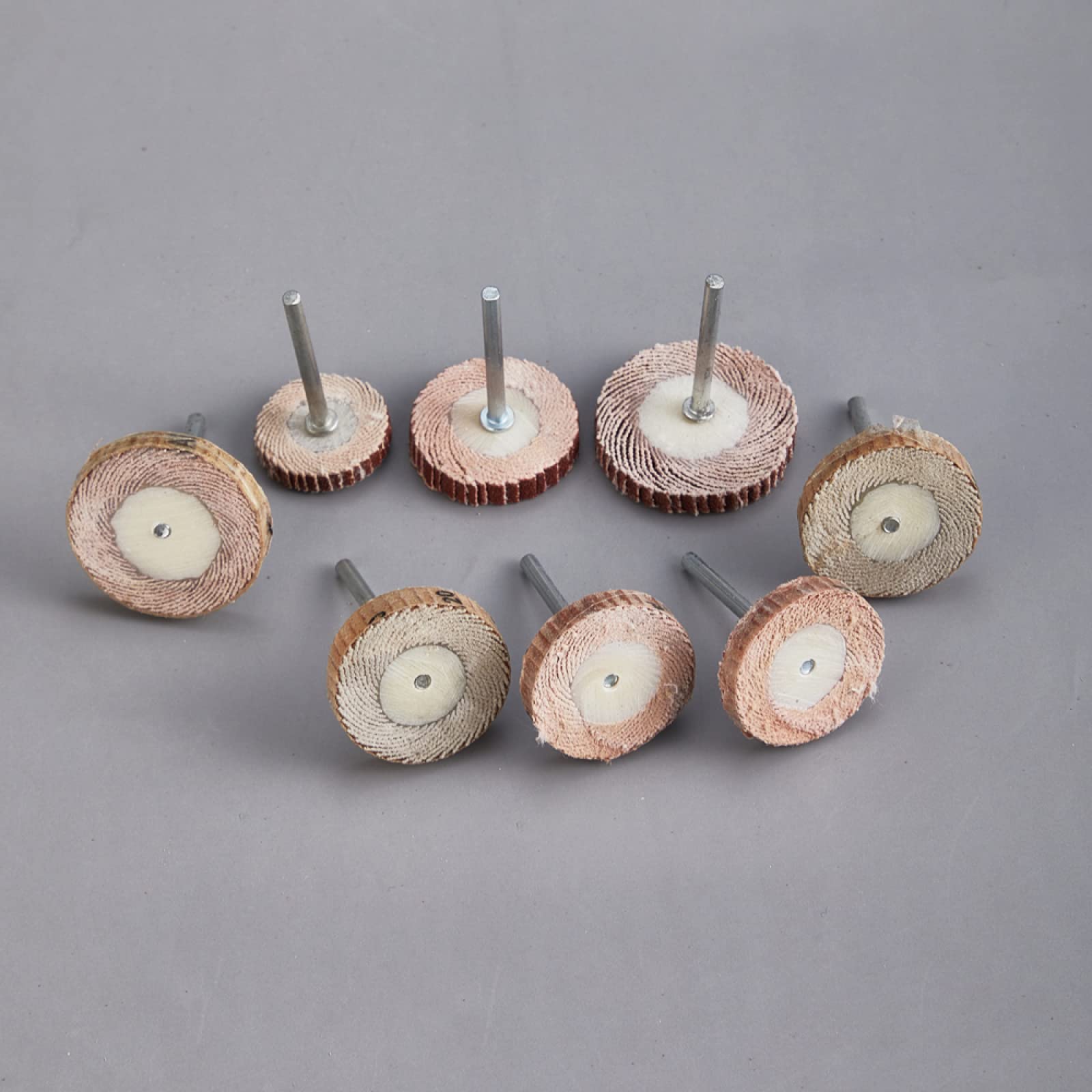 Placas de molienda, 100 Piezas de Accesorios, Disco de Aletas de Lijado de Grano 80-600, Cepillo de Ruedas de Aletas de Lijado, Cabezal de Pulido de Arena, Herramienta rotativa(600)