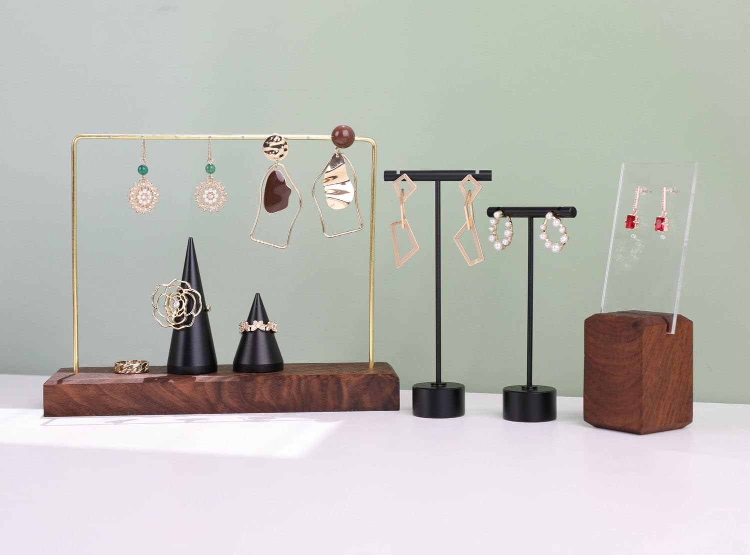 GemeShou Walnut Earring holder for selling, Brass earring stands and displays for show, Wood Jewelry Storage hanging shelf for Girl Woman【Walnut U Shelf Height 5.91"-Small】