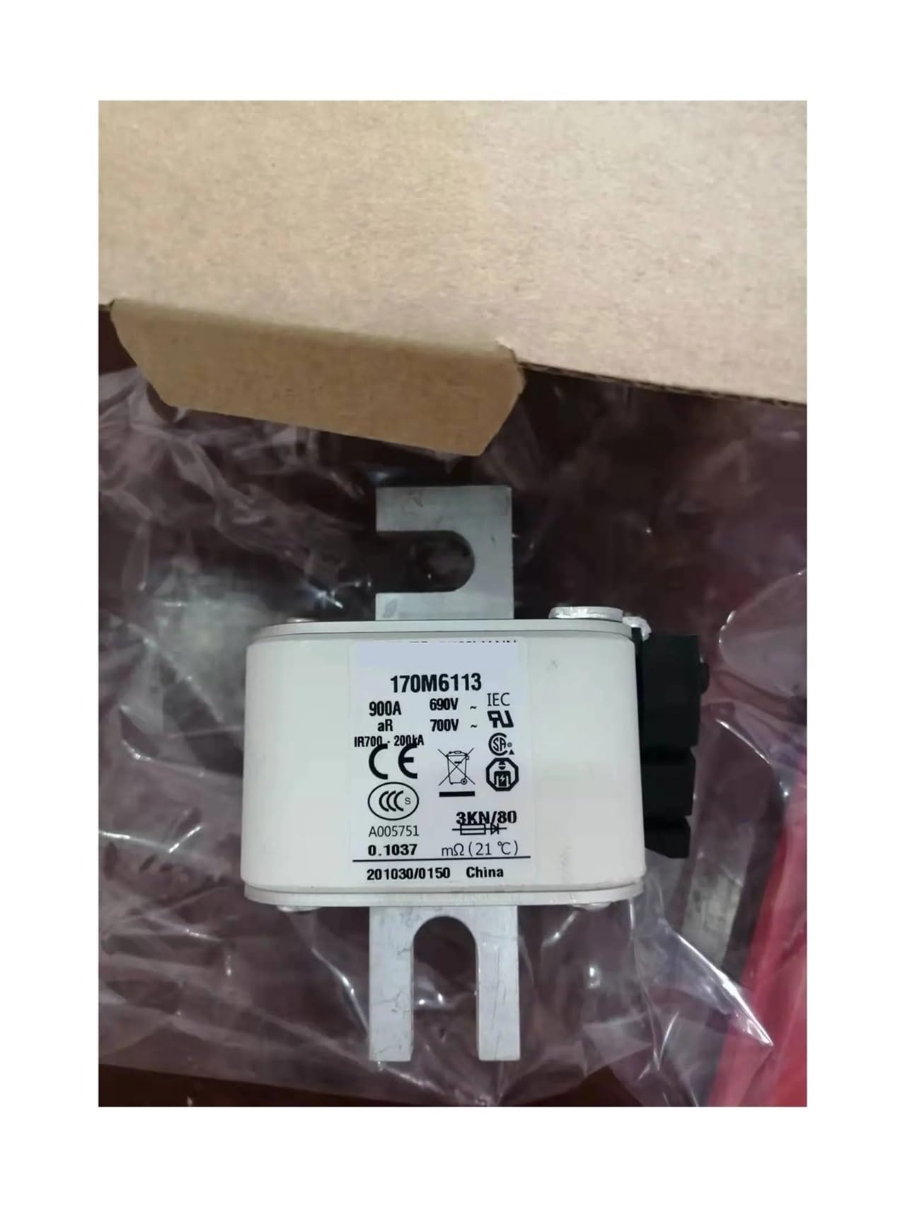 CLBSWYEJK Fuse box 170M6113 690V 900A Square Body Fuse semiconductor