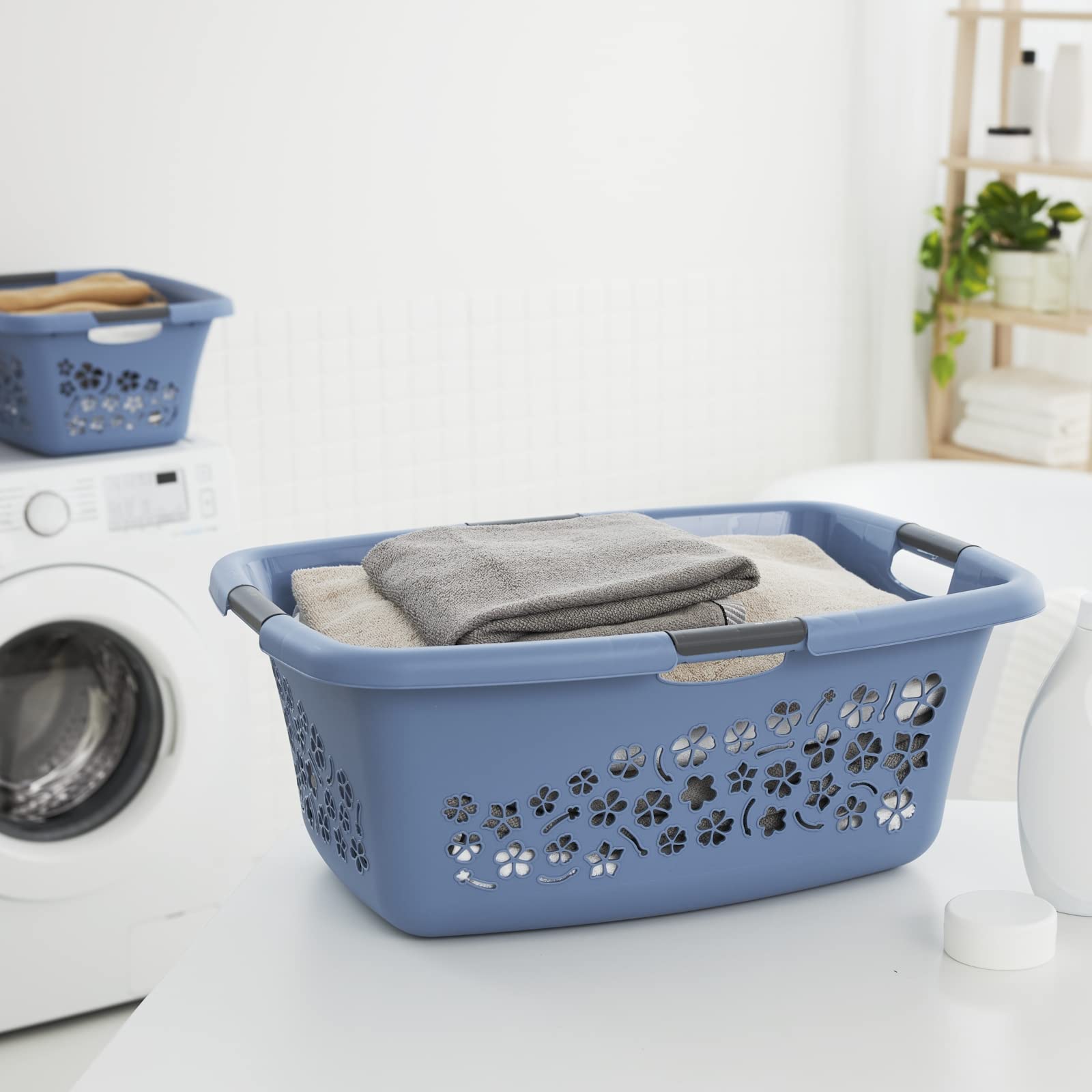 Rotho Flowers Wäschekorb Wäschesammler 3er-Set 3 x 50 L Kunststoff Blau | Laundry Basket, Wäschekorb Plastik im 3er-Set, je 50 L, drei einzelne Körbe, blaues Flowers Design aus PP-Kunststoff