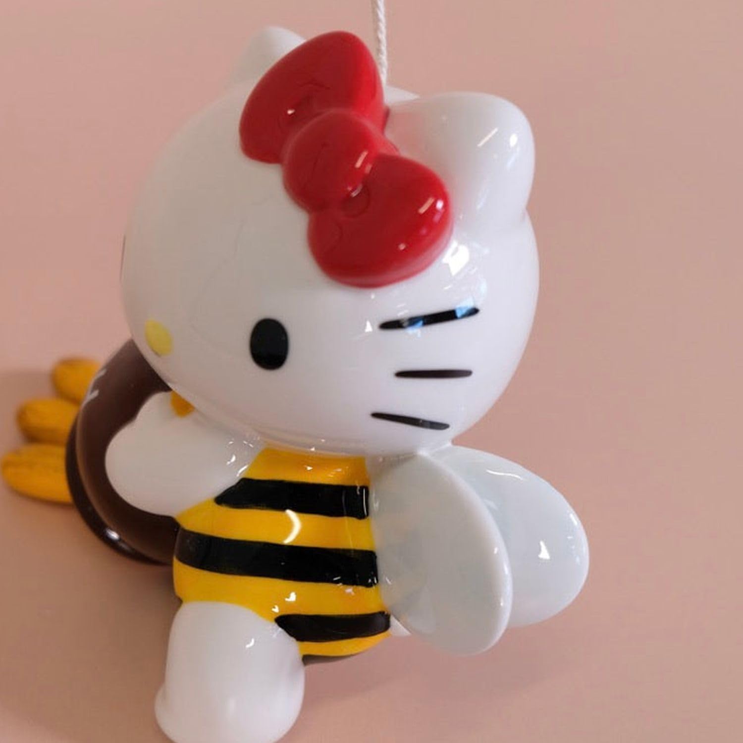 【ジャンク品扱い】 HELLO KITTY★６点【ヴィンテージ】 Amazon.com : Blue Sky Clayworks Hello Kitty Bumble Bee Wind Chime