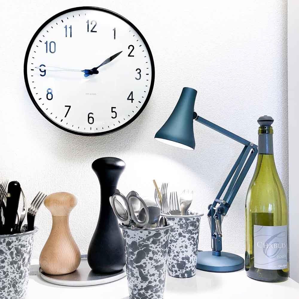 ANGLEPOISE Lampada da scrivania Mini Mini 90, blu acciaio, lampadina LED dimmerabile a basso consumo energetico, cavo di alimentazione USB, paralume e bracci in alluminio, finitura satinata anodizzata