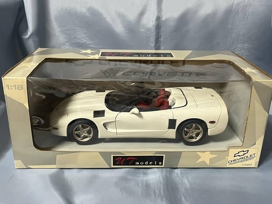 UTモデルズ 78シボレー コルベット アニバーサリー グリーンライト 1/18 UTモデルズ 78シボレー コルベット アニバーサリー グリーン