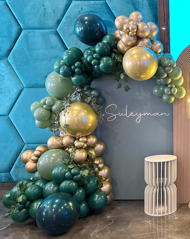 Image of Green and Gold Balloon Arch Kit, Dark Emerald Green Hunter Forest Sage Green Metallic Gold Balloon Garland kit, 18 12 10 5 Inch Balloons for Birthday Wedding Jungle Safari Party Decorations
